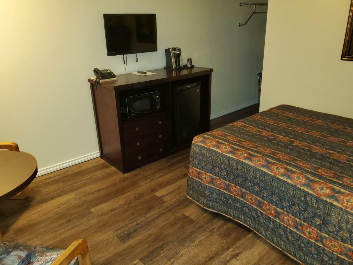 Battlefords Inn North Battleford Ngoại thất bức ảnh
